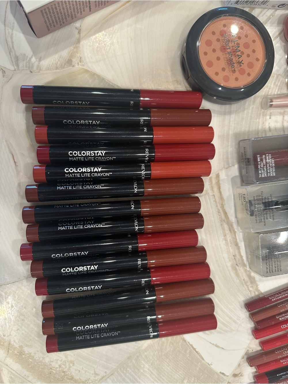 Revlon Women Makeup - LOT OF NEW 50+ PCS - Picture 7 of 8